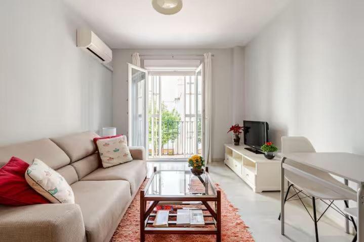 Luminoso Apartamento Exterior Con Balcon Y Patio En Centro Historico Feria-Alameda Seville Luaran gambar